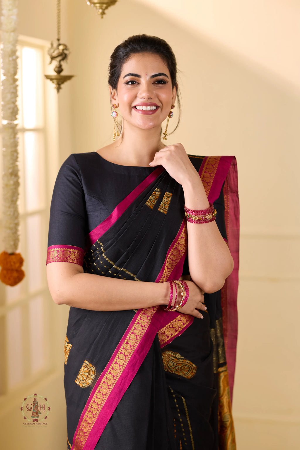Classic Black Mango Motif Rich Pallu Kanchi Cotton